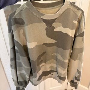 Abercrombie & Fitch Soft A&F Collection Camo Crewneck Sweatshirt Size Small